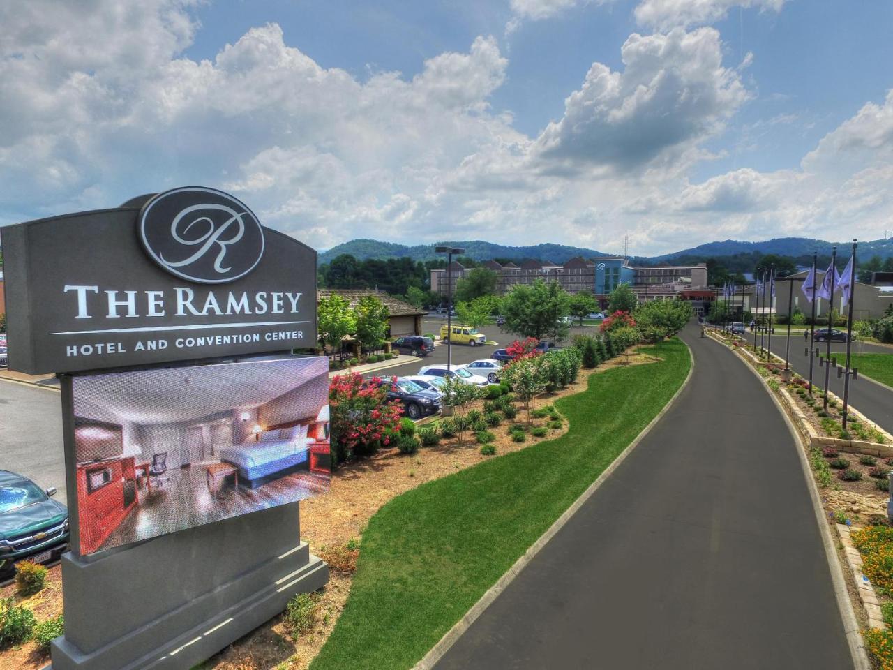 The Ramsey Hotel And Convention Center Pigeon Forge Exterior foto